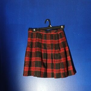 Chic Tartan High Waisted Mini Skirt in Red and Black